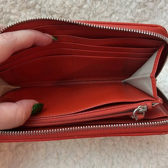 Burberry Long Zippered Checkered Wallet with Patent Leather - Picture 10 of 13